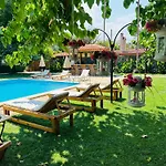 Mogla Tashan Hotel